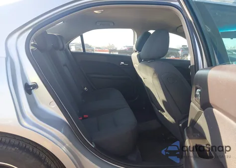 2010 Ford Fusion Se z USA, uszkodzony, nr VIN 3FAHP0HA2AR373155